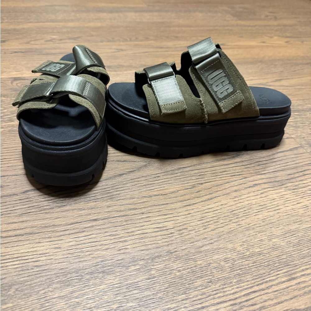 UGG Green and Black Platform Sandals with Adjustable Straps